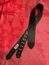Load image into Gallery viewer, Guitar Slinger Classic 3" Red/Black Guitar Strap