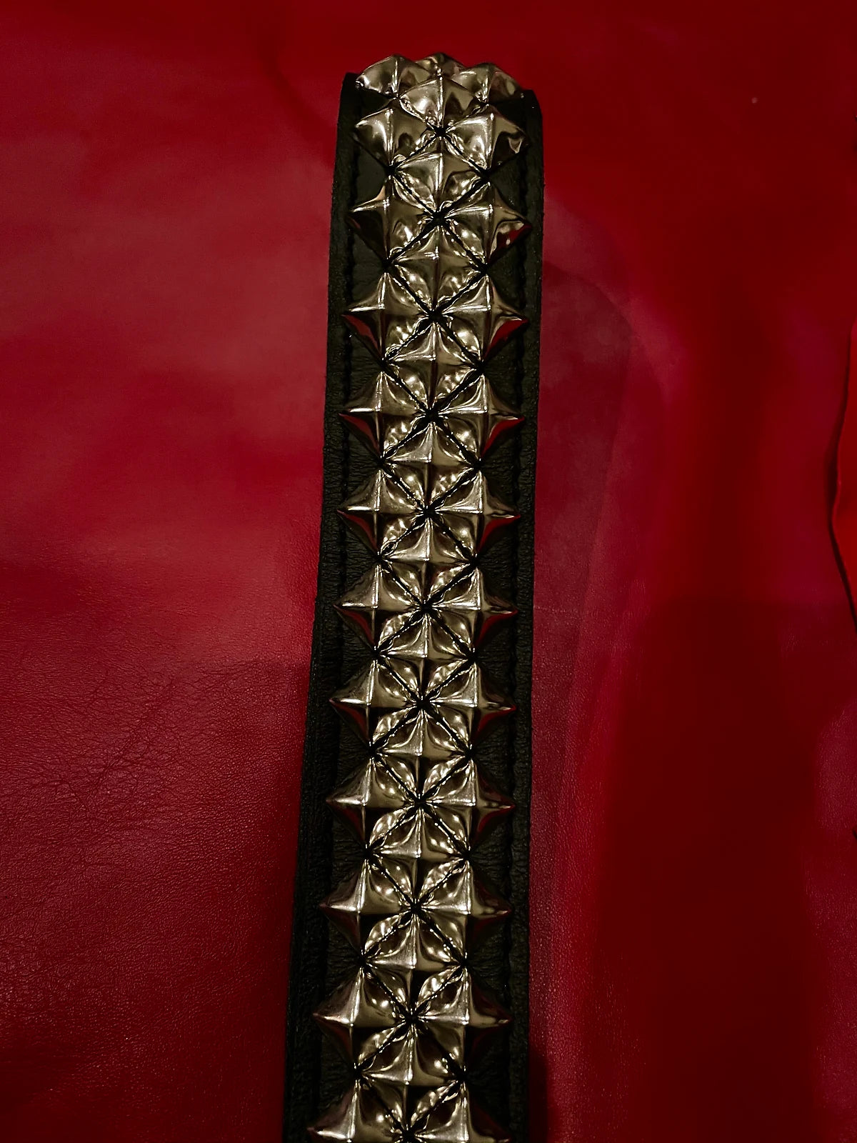 Diagonal Pyramid 2" 5/8" Stud Guitar Strap