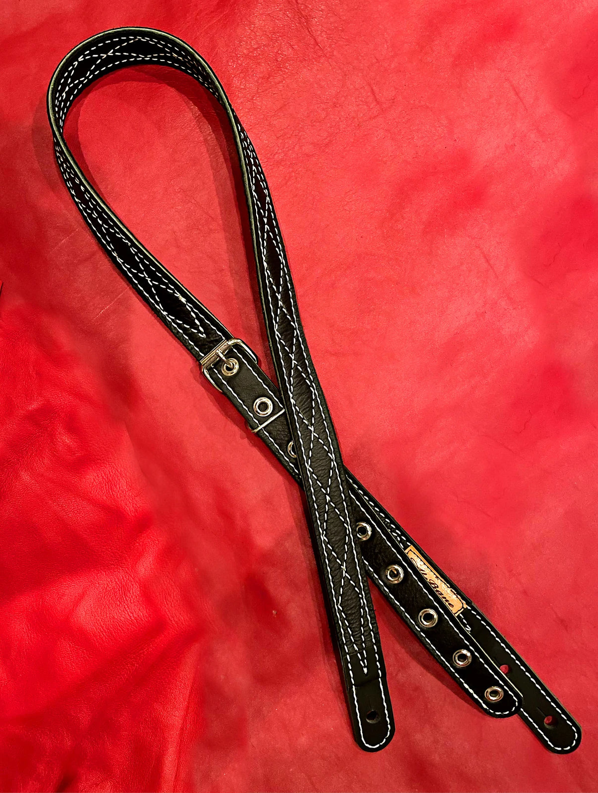 Guitar Slinger Classic 1 1/8" Guitar Strap White/black
