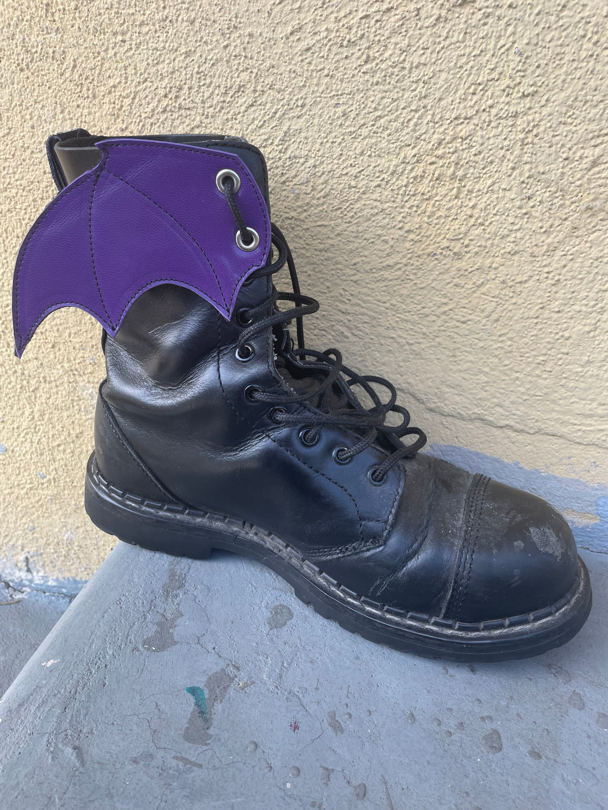 Large Shoe Wings