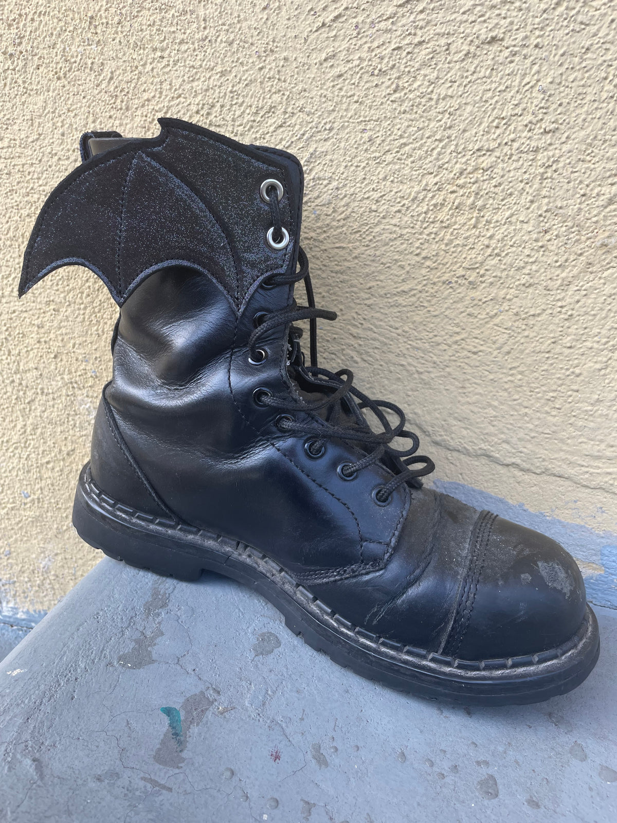 Large Shoe Wings